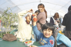 大きい苺を採ったね