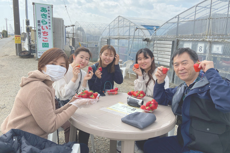 あきらいちご園苺狩り4月